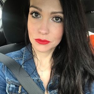 Meet your Posher, Kayce